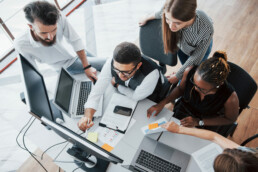implementación de IA en contact centers